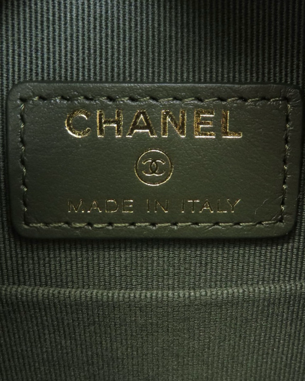 Chanel 19 clutch